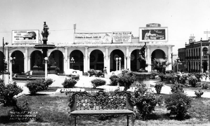 6 Fotografías de Portales de la Independencia Originales en Saltillo 4