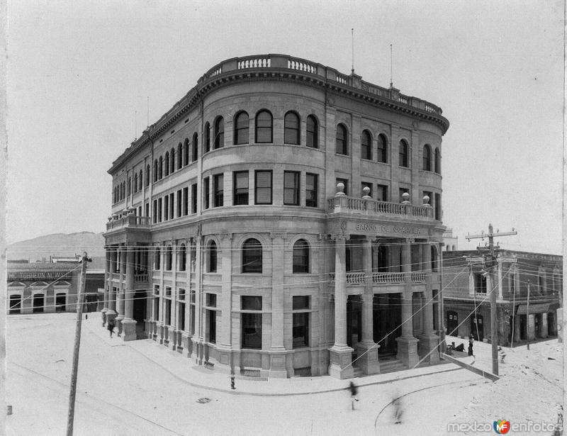 3 Fotografías de los Bancos que han funcionado en este punto de la ciudad de Saltillo 2