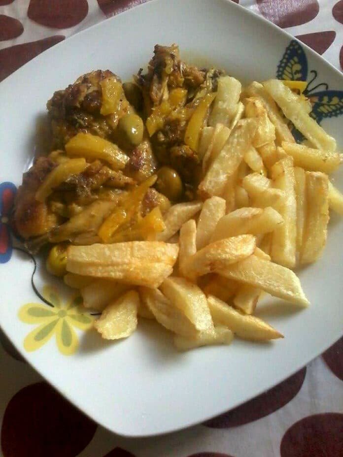 Alitas de pollo bañadas en salsa BBQ y buffalo — Golden Wings Saltillo restaurante de alitas