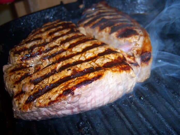 Cortes de carne premium a la parrilla — Brava SteakHouse Saltillo
